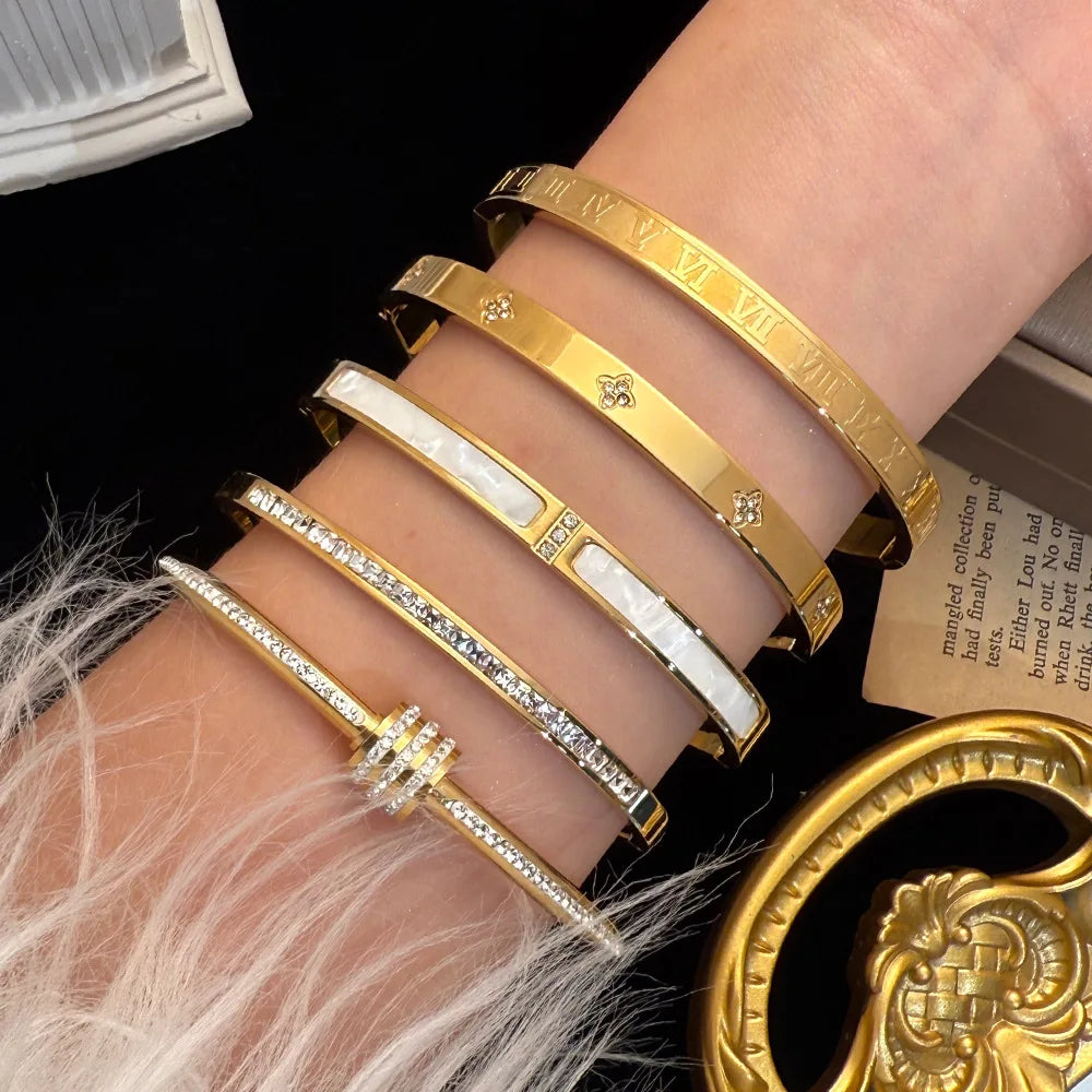 Elyra™ Joyería premium · Set de 5 Pulseras💕