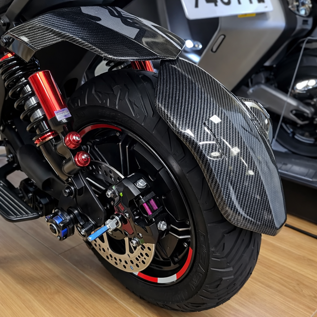 CarbonStyle™: 🔥 Tu moto más deportiva y más limpia