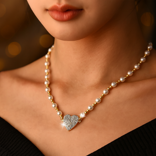 COLLAR DE PERLAS Y CORAZON CON DIAMANTES 💎 : Brilla con amor, deslumbra con elegancia ✨