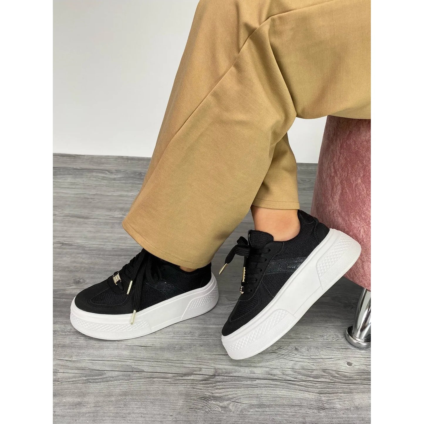👟✨ Tenis Urban Black – Estilo que te eleva ✨👟